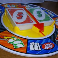 UNO SPIN Карти уно с рулетка / една страхотна семейна игра, снимка 1 - Игри и пъзели - 38474971