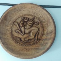 Дърворезба върху чиния ,,БАЗИЛИСК,,, снимка 1 - Пана - 26517375
