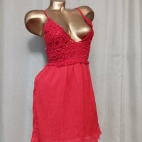 М Червена рокля с гол гръб с рязана дантела на бюста , снимка 3 - Рокли - 37301041