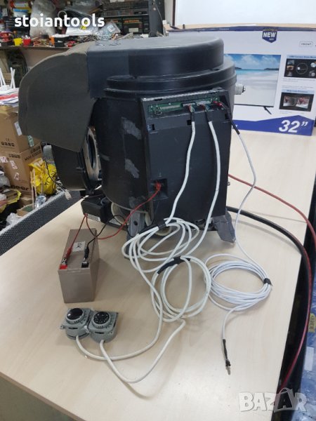 TRUMA COMBI 6E газ 220V печка бойлер каравана кемпер, снимка 1