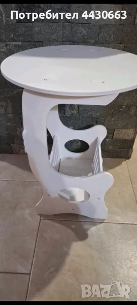 Удобна бяла масичка , снимка 1