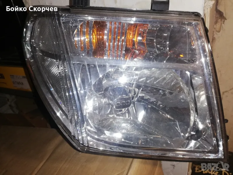 Десен фар за Нисан Навара., снимка 1