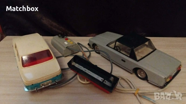 Стари играчки WARTBURG 353 DDR GDR PIKO ANKER 1/15 Lada , снимка 9 - Колекции - 50927447