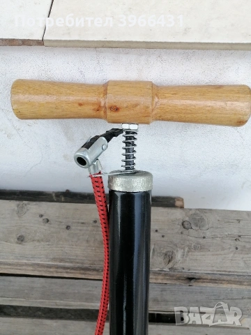 Ръчна помпа за гуми, снимка 2 - Аксесоари и консумативи - 53491694