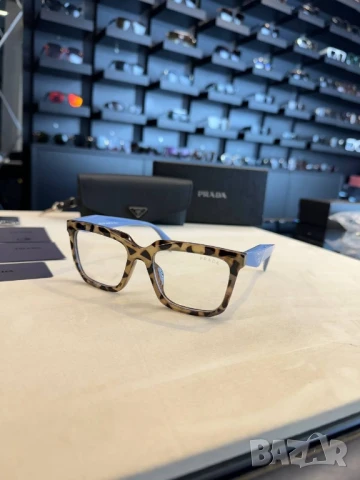 очила с калъф prada Tom Ford ray ban , снимка 7 - Слънчеви и диоптрични очила - 50588631