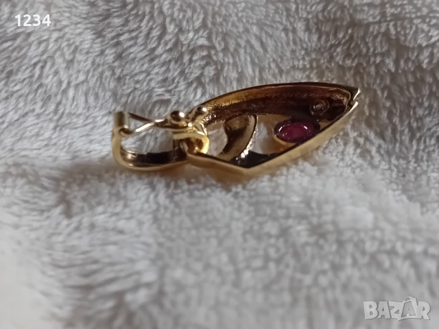Дизайнерски златен медальон с естествен рубин и диамант ръчна изработка, снимка 3 - Колиета, медальони, синджири - 53509478
