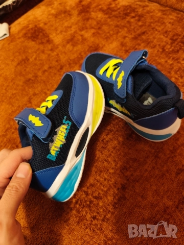 Детски светещи маратонки - размер 24, снимка 2 - Детски маратонки - 52465771