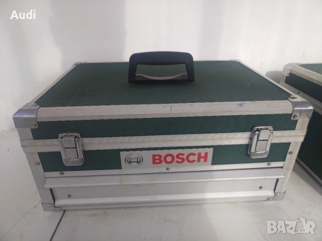 Куфар за инструменти BOSCH Горно отваряем капак  Чекмедже на релси  Две закопчалки и ръкохватка  Габ, снимка 10 - Куфари с инструменти - 52400678