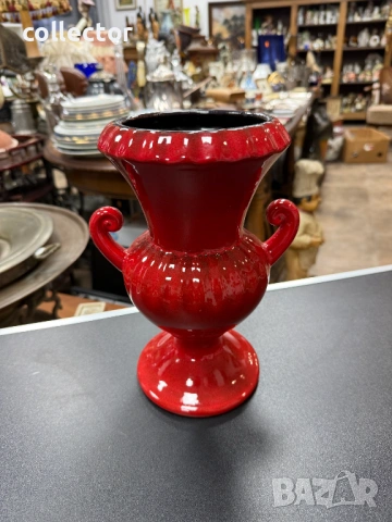 Червена керамична ваза под формата на амфора. №7867