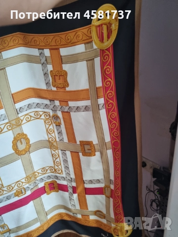 Копринен шал Trussardi, снимка 4 - Шалове - 51976821