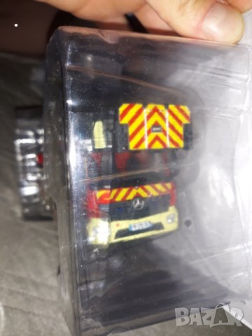 Mercedes Benz Пожарна  във  1.43  мащаб. , снимка 5 - Колекции - 34939487