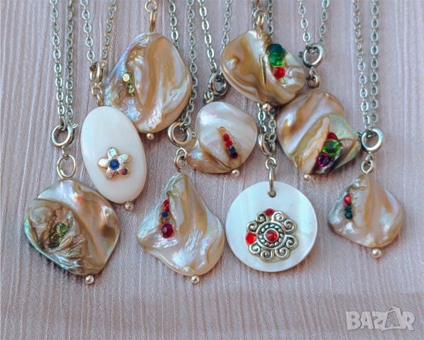 Висулки от седеф с инкрустирани кристалчета