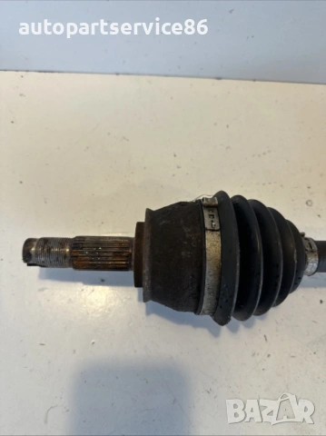 предна лява полуоска за Fiat 500L, 1.3 Multijet, 2013 г. Каталожен номер: 51885862, снимка 2 - Части - 53152735