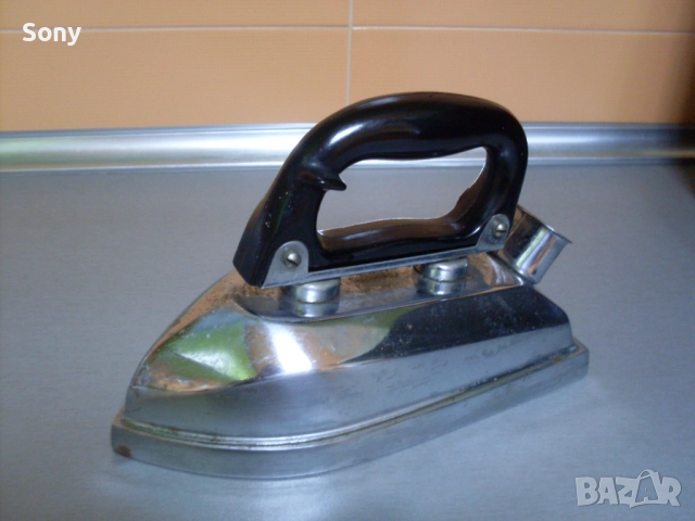 Стара българска ютия- 1960- 1965г., снимка 3 - Антикварни и старинни предмети - 52500086