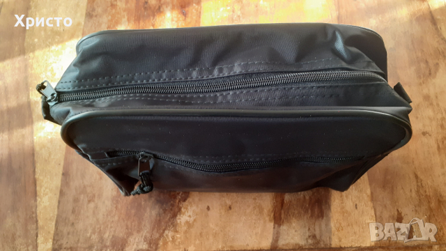 козметична чанта черна супер плътна и стабилна, чисто нова. Размер 24х16 см, снимка 2 - Чанти - 44931522