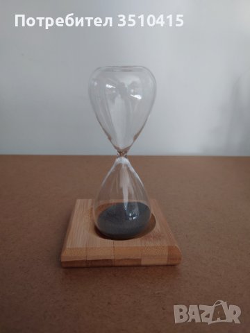 Пясъчен часовник с магнитен прах и дървена основа, снимка 1 - Други стоки за дома - 38979065