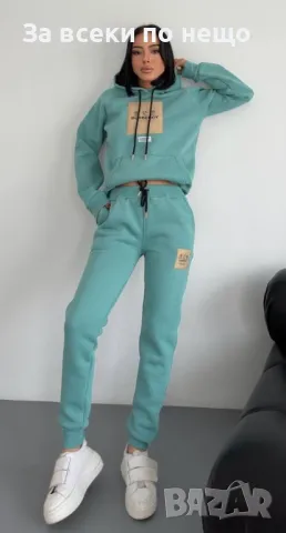 Дамски спортен комплект Burberry - 4 налични цвята Код A74, снимка 4 - Спортни екипи - 47390624