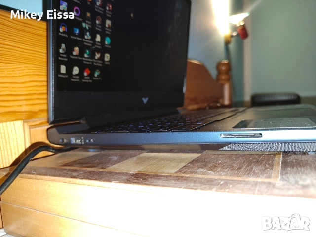 геймарски лаптоп HP Victus 15, снимка 12 - Лаптопи за дома - 52768525