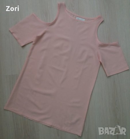 Удължена блуза с отворени рамене в цвят пудра, снимка 1 - Тениски - 28383447
