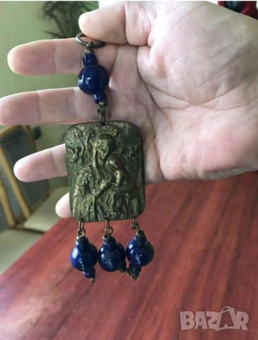 Старинна бронзова икона Богородица Дева Мария с орнаменти за да ви пази и закриля