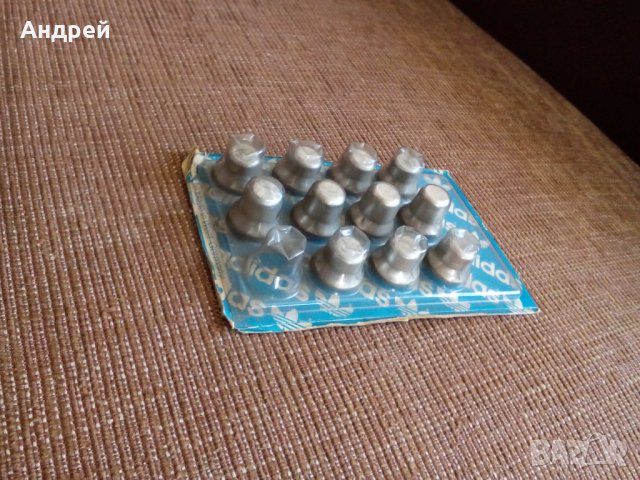 Стари бутони,бутонки Адидас,Adidas, снимка 7 - Други ценни предмети - 26635762
