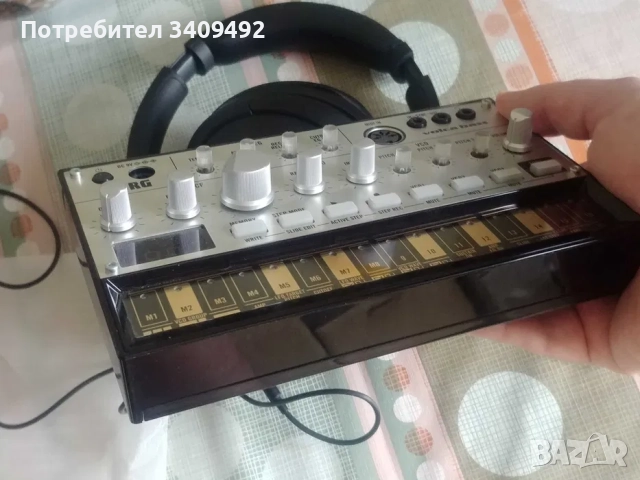 Korg Volca Bass – аналогов бас синтезатор, пълен комплект, снимка 2 - Други - 52700991