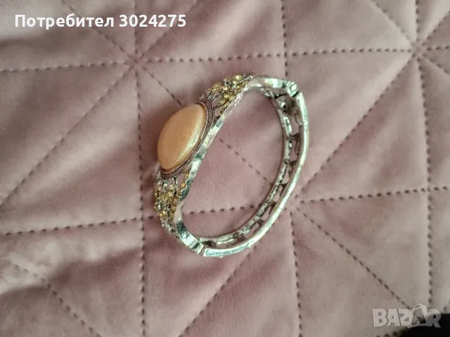 Масивни дамски гривни, снимка 5 - Гривни - 47512339