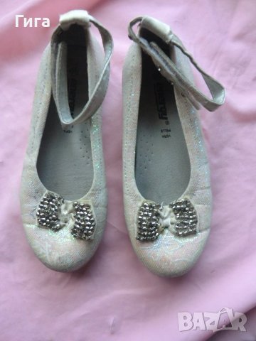 ефектни балеринки с каишка