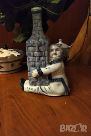 Стара холандска ваза фигуративна 