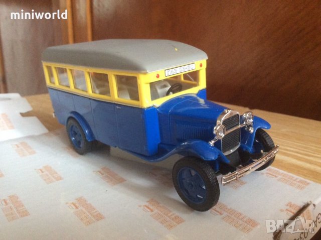 ГАЗ 03-30 Автобус - мащаб 1:43 на Наш Автопром - модела е нов в кутия, снимка 4 - Колекции - 28080545