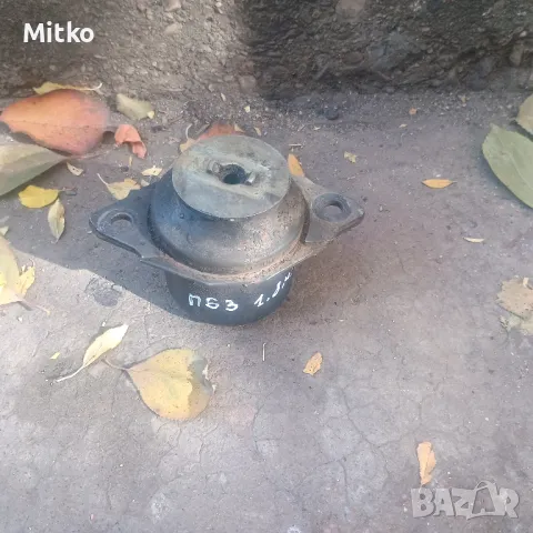 Тампон Мотор Десен За Фолксваген Пасат Б3 1.8Моно 1992г / VW Passat B3 1.8Mi 1992y