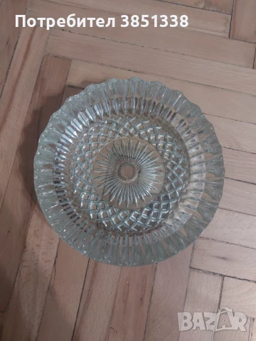 Голям кристален  пепелник времето на соца , снимка 2 - Антикварни и старинни предмети - 50786928