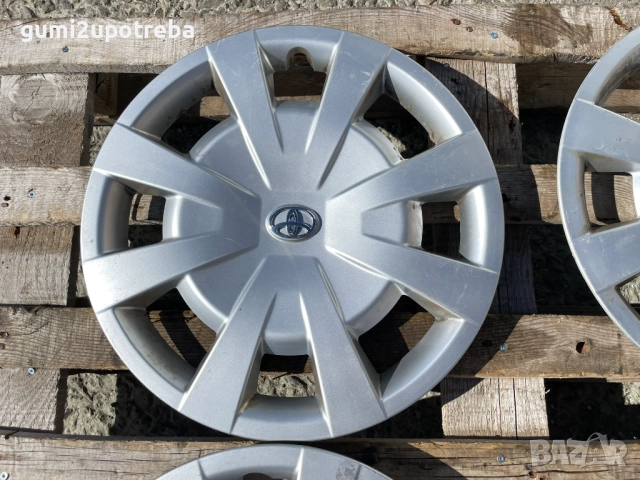 16 цола Тасове Toyota Avensis Corolla 42602-05120 Оригинални, снимка 4 - Аксесоари и консумативи - 51869169