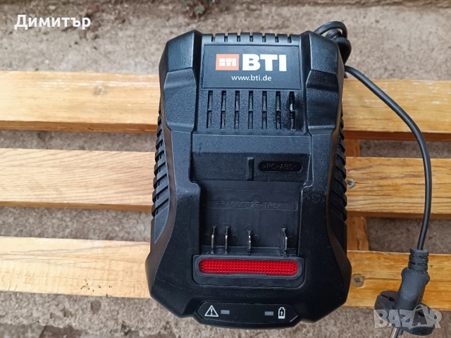 BTI / Bosch GAL 3680 CV зарядно 14.4 - 36V, снимка 2 - Винтоверти - 52190458