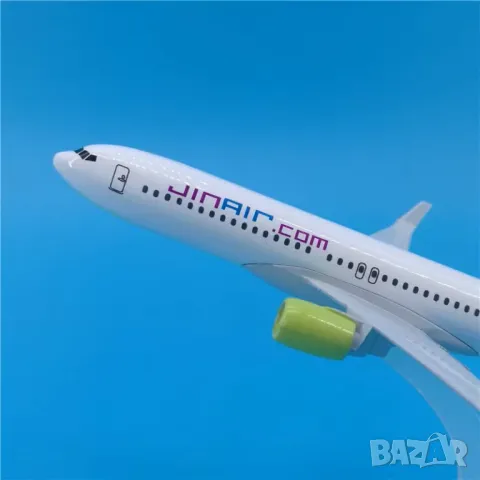 Бойнг 737 самолет модел макет Jin Air метален нискотавифна авиокомпания полетите летище, снимка 3 - Други - 49441859