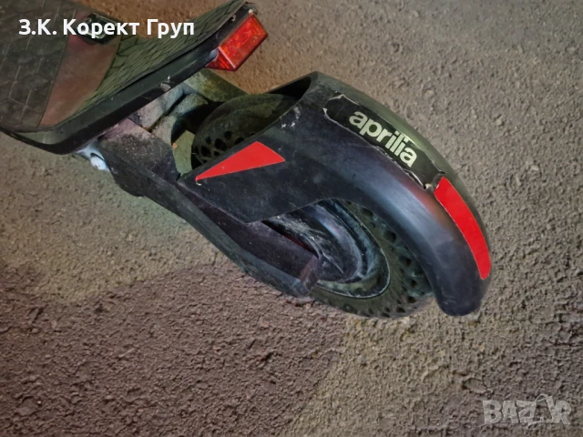 Електрическa тротинетка APRILIA E-SR2 ДО 25 КМ/Ч, ПРОБЕГ ДО 25 КМ, снимка 3 - Скутери и тротинетки - 51135168