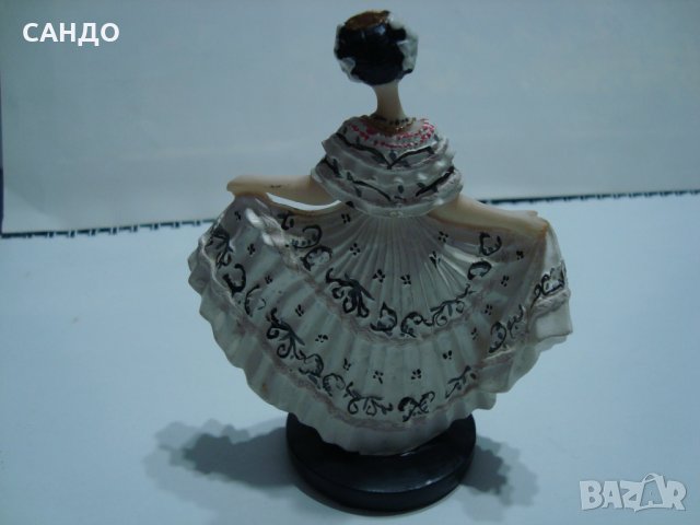 Ретро изящни порцеланови танцьорки  ПАНАМА, снимка 4 - Арт сувенири - 39023886