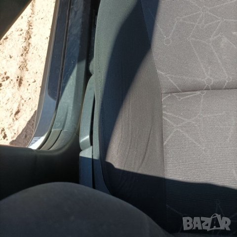Салон Тойота Аурис 2009 година седалки тойота, снимка 4 - Части - 43956362