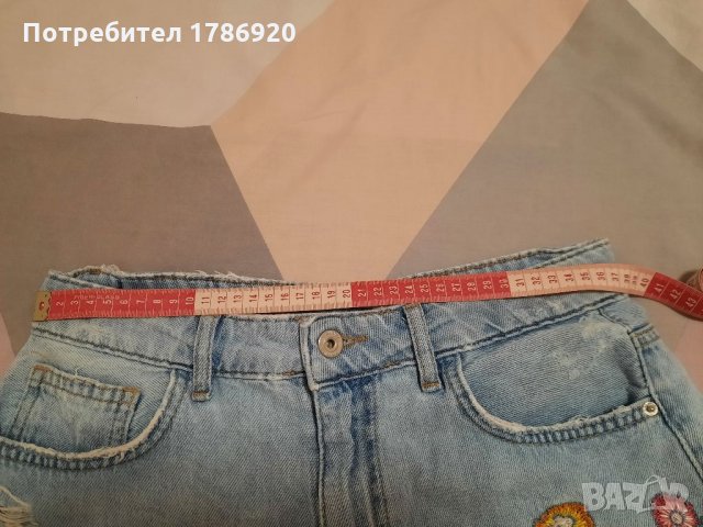 Къси дънки Bershka, снимка 3 - Къси панталони и бермуди - 33580124