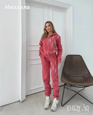 Дамски екипи - три цвята - 55 лв., снимка 2 - Спортни екипи - 52731071