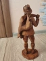 Стара голяма статуетка, ловец, снимка 2
