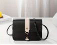 Малка дамска чанта в черно , снимка 1 - Чанти - 42992454