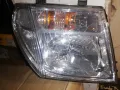 Десен фар за Нисан Навара., снимка 1