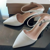 бели обувки, снимка 2 - Дамски обувки на ток - 44900762
