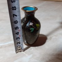 Cloisonne Клоазоне Красива малка ваза бронз клетъчен емайл, снимка 7 - Антикварни и старинни предмети - 43202770
