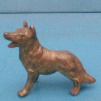 Статуетка бронз-немска овчарка, снимка 1 - Антикварни и старинни предмети - 27845747