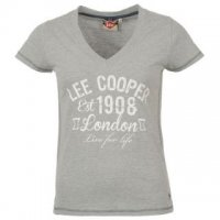 Лятото ви зове с тениска Lee Cooper с къси ръкави и с принт с надпис и бляскави детайли отпред, снимка 1 - Тениски - 26528548