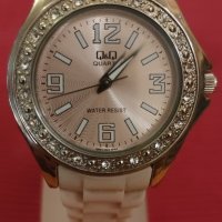 Дамски часовник Q&Q. , снимка 4 - Дамски - 43702335