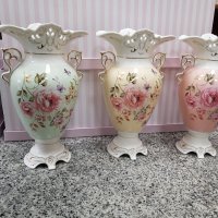 Порцеланови вази с рози , снимка 1 - Вази - 38708890