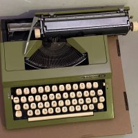 Пишеща  машина, снимка 5 - Антикварни и старинни предмети - 40243446